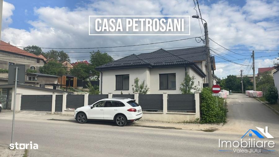 Casă cu 3 camere cu Teren 500 Mp în Petros