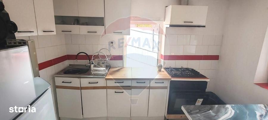 Casă cu 4 camere cu Teren 150 Mp în Schei