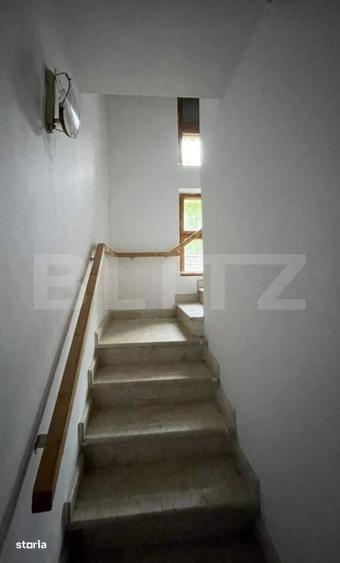 Casă cu 4 camere cu Teren 1670 Mp în Central