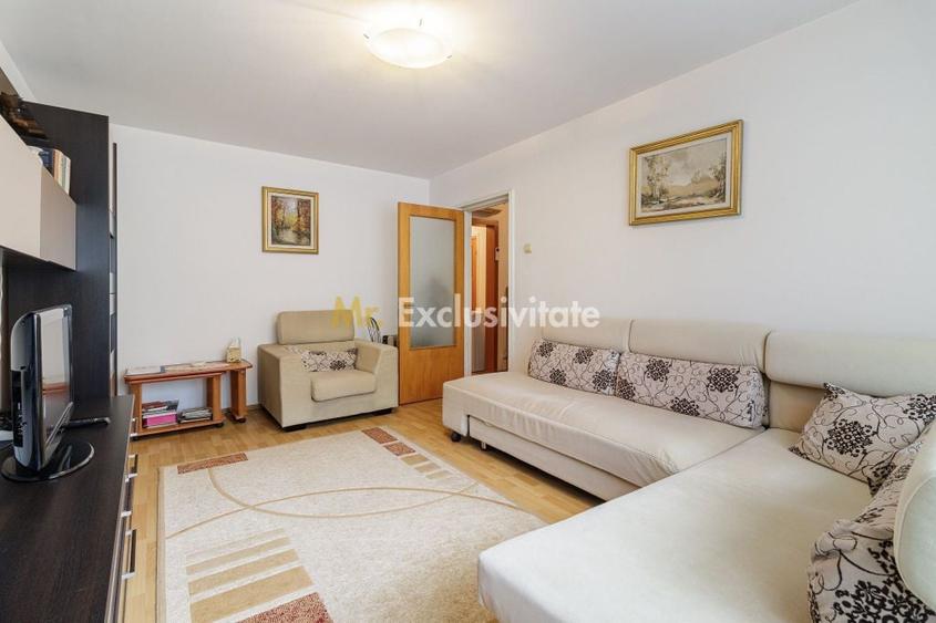 Apartament cu 3 camere decomandat în Valea Oltului