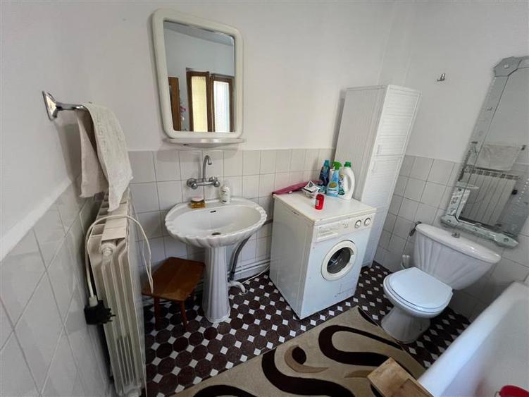 Casă cu 2 camere cu Canalizare în Unirii