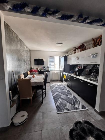 Apartament cu 4 camere, 79 mp, mobilat și utilat, zona Blocuri - 11