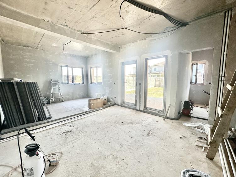 Duplex cu 4 camere cu Canalizare în Moșnița Veche