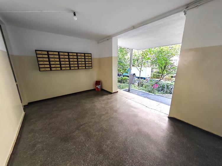 Garsonieră decomandată | Tineretului | Str. Poenari nr. 1 | Etaj 1 | 7min metrou - 8