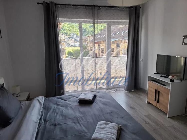 Apartament cu 2 camere semidecomandat, mobilat în Florești