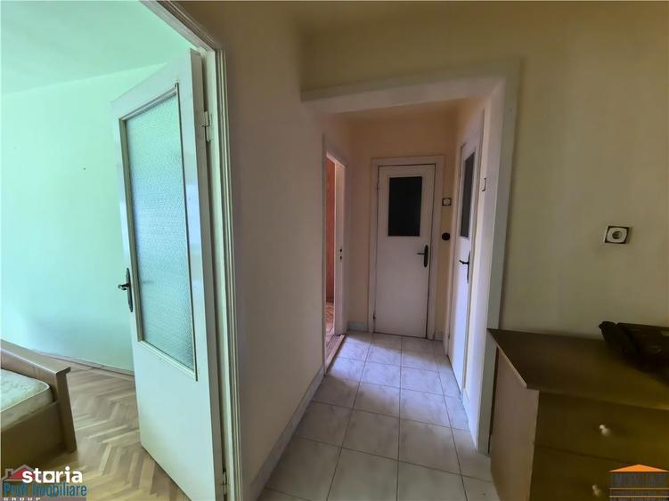 Apartament cu 3 camere decomandat, mobilat în Circumvalațiunii
