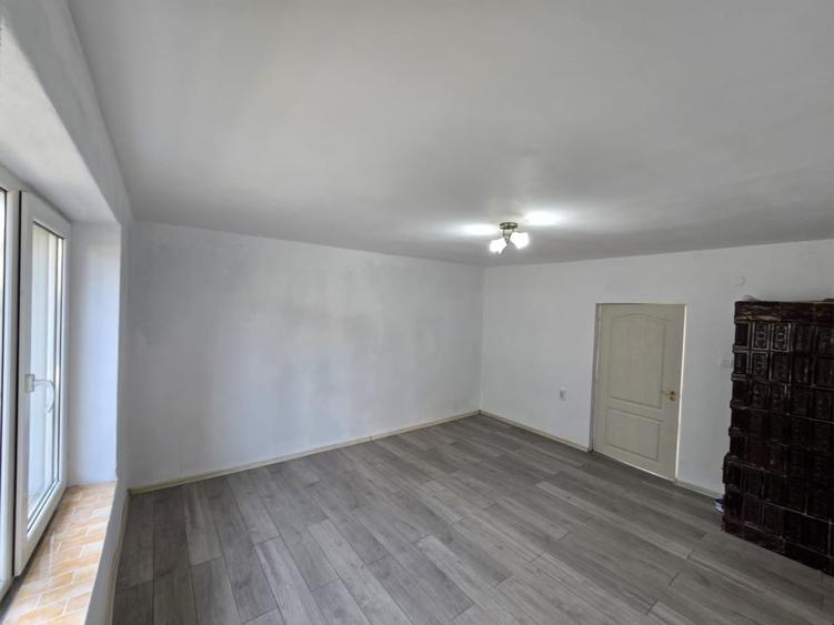 Casă individuală cu 2 camere cu Teren 760 Mp în Central