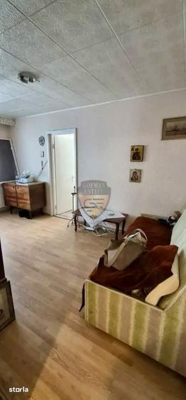 Apartament cu 3 camere semidecomandat în Central