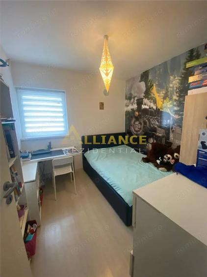 Apartament cu 3 camere, mobilat în Metalurgiei