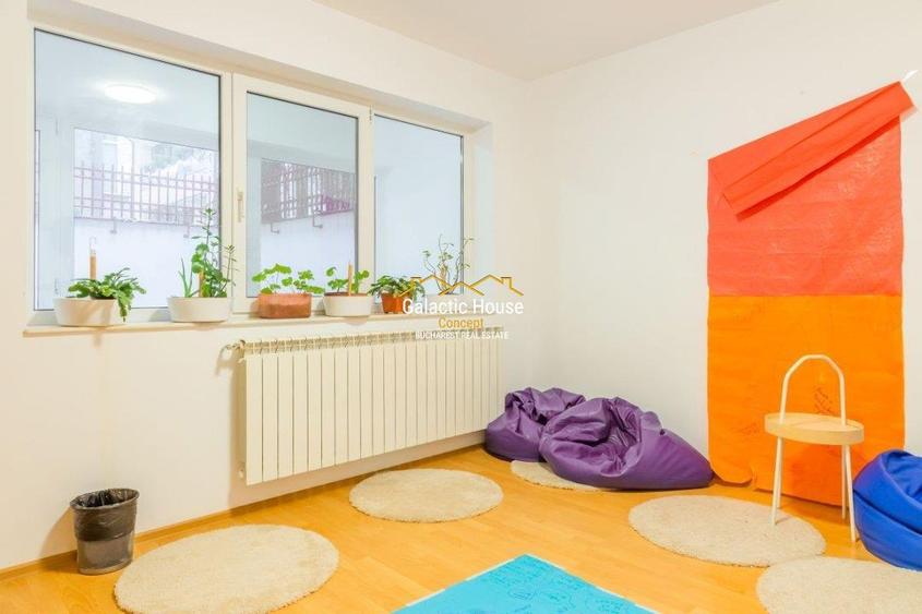 Casă cu 12 camere cu Teren 350 Mp în Central