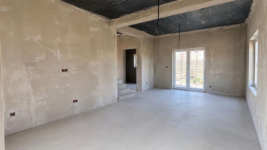Duplex cu 4 camere cu Canalizare în Moșnița Nouă