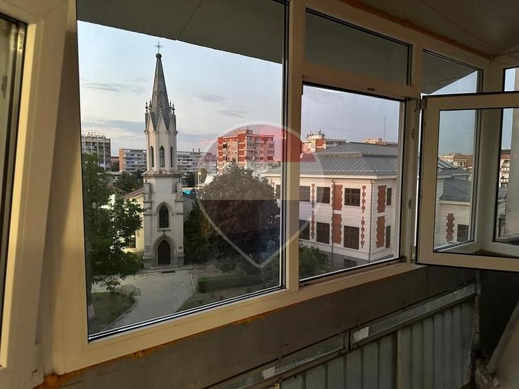Apartament cu 2 camere decomandat în Central