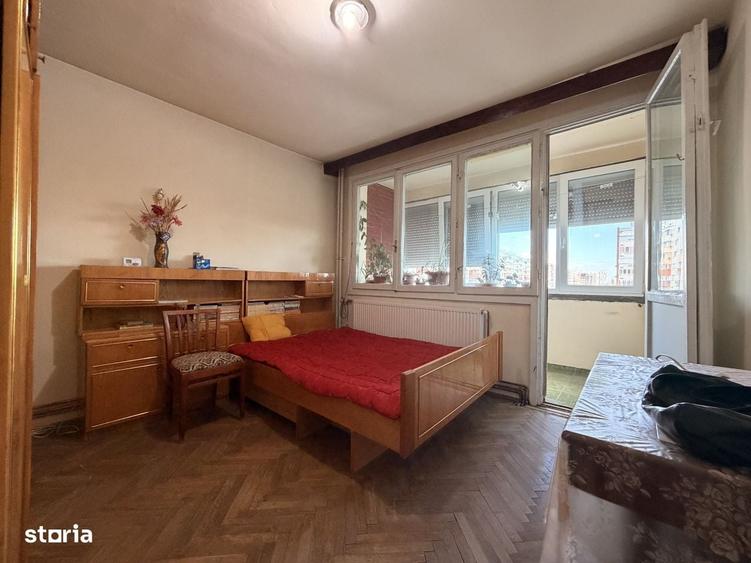 Apartament cu 2 camere decomandat în P-ța Victoriei