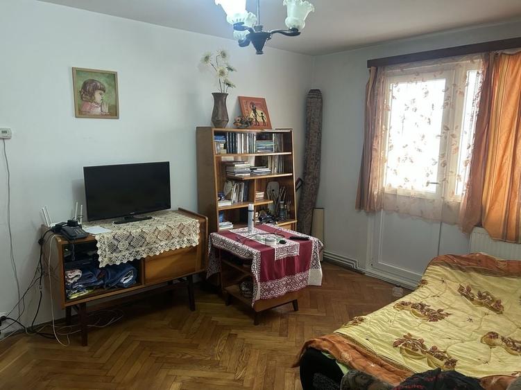 Apartament cu 2 camere decomandat în Exterior Vest