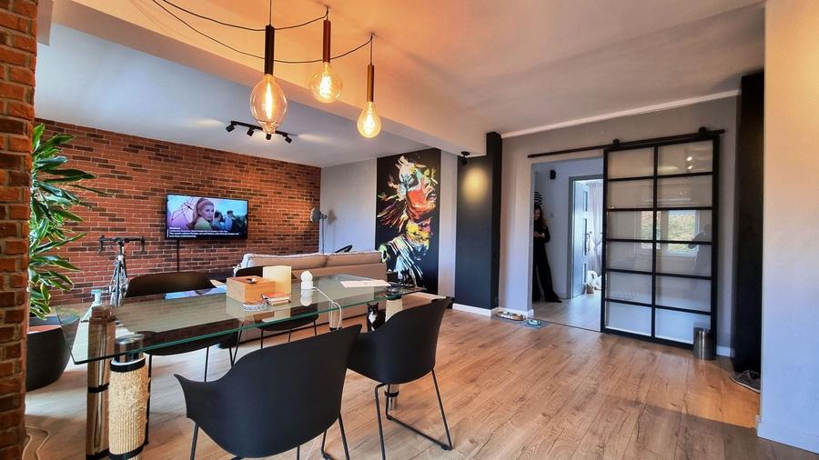 Apartament cu 3 camere decomandat, mobilat în Decebal