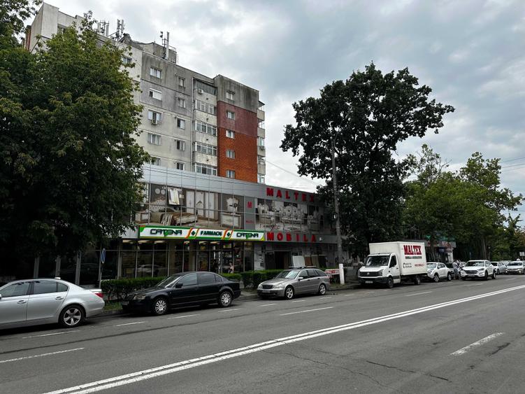 Spațiu comercial, de 860 mp, în Central
