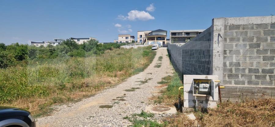 Teren de 9600 mp, în Cârcea