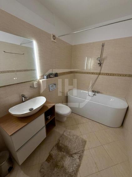 Apartament cu 5 camere decomandat, mobilat în Bună Ziua