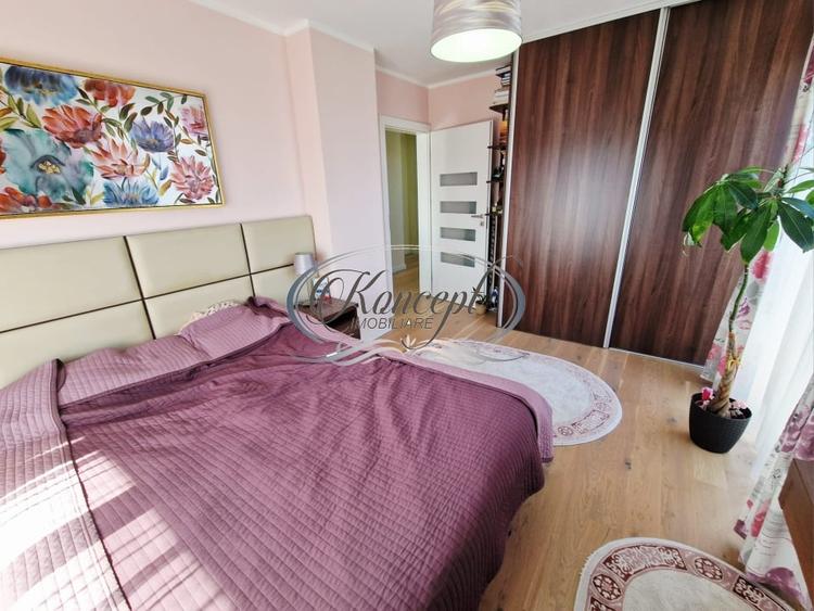 Apartament cu 4 camere semidecomandat, mobilat în Europa