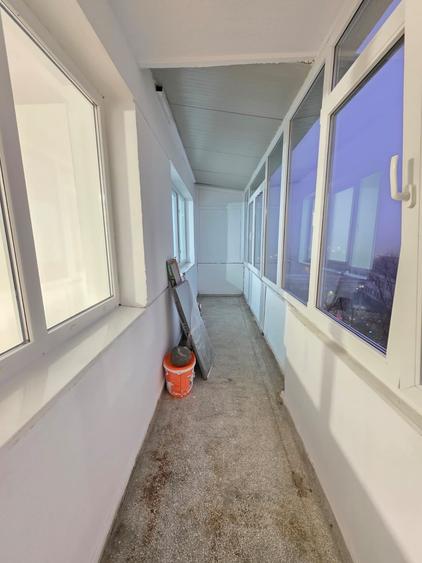 Apartament cu 3 camere semidecomandat în Vatra Luminoasă
