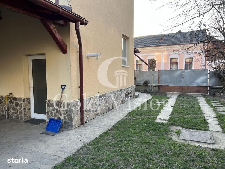 Casă cu 4 camere în Central