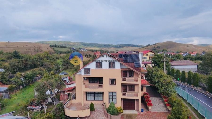 Casă individuală cu 6 camere cu Teren 1584 Mp în Nord-Est