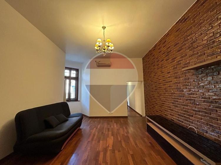 Casă individuală cu 4 camere cu Teren 126 Mp în Cișmigiu