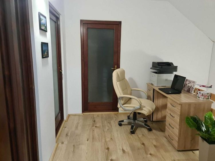 Casă cu 4 camere în Corunca