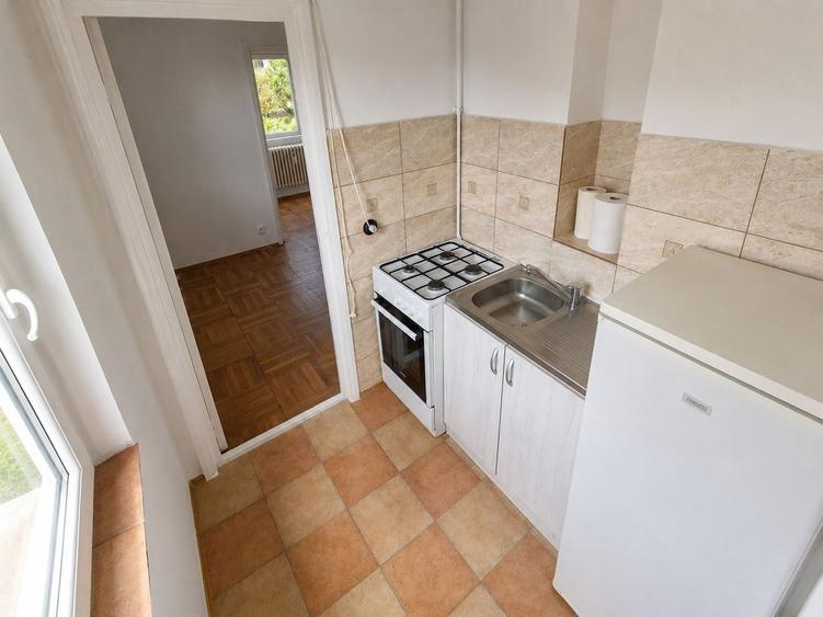 Apartament cu 3 camere semidecomandat în Șagului