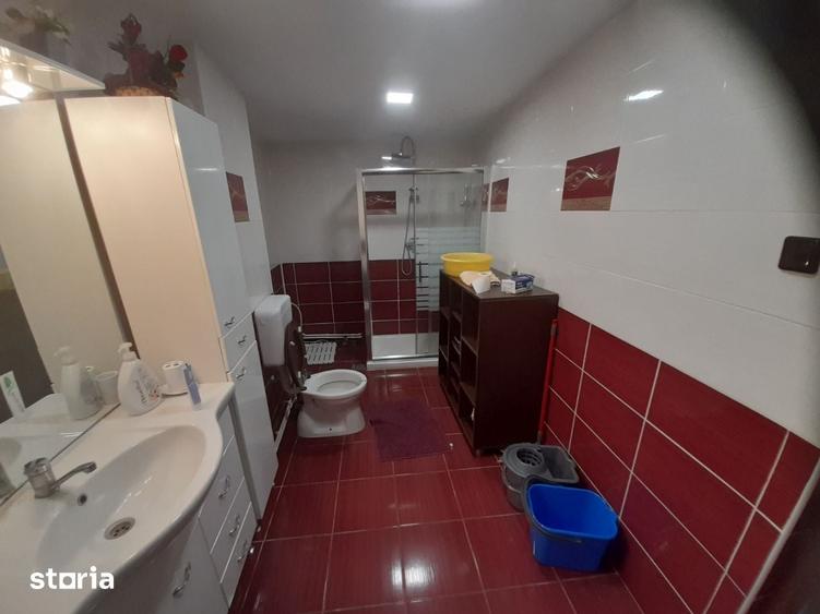 Casă cu 4 camere cu Teren 30 Mp în Grivița