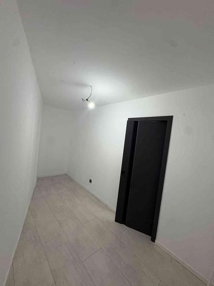 Casă cu 5 camere cu Teren 180 Mp în Tineretului