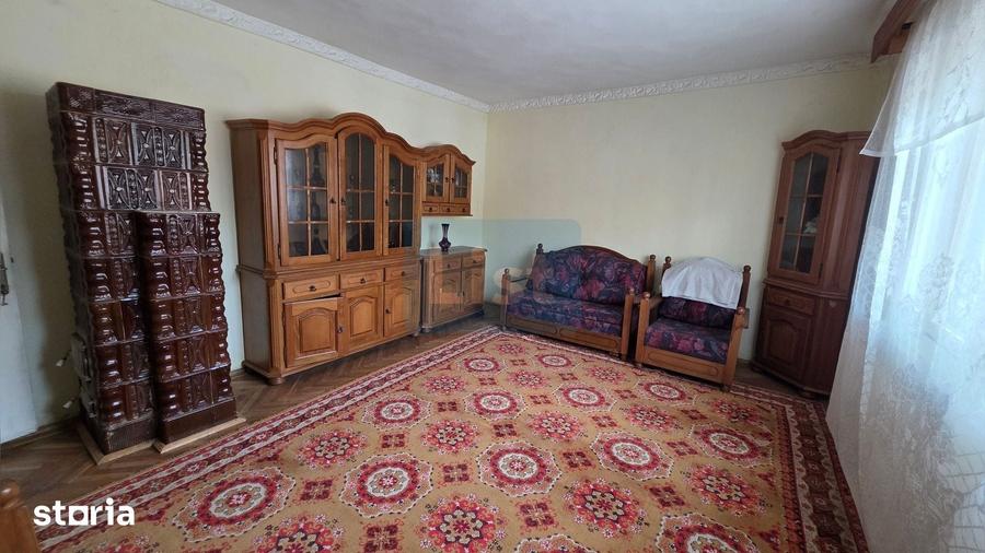 Casă cu 8 camere cu Teren 441 Mp în Central