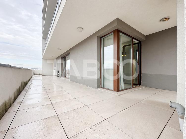Penthouse cu 4 camere semidecomandat, mobilat în Gheorgheni