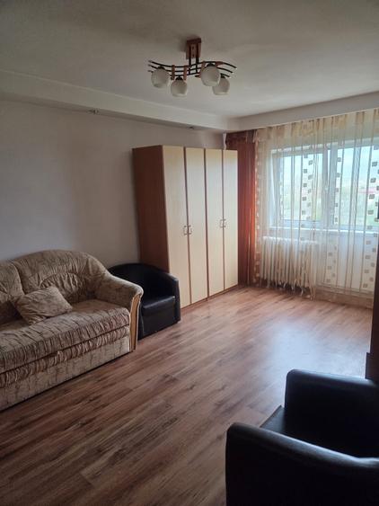Apartament cu 2 camere decomandat în Lazaret