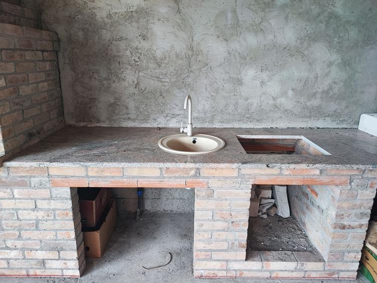 Casă cu 3 camere în Vânători