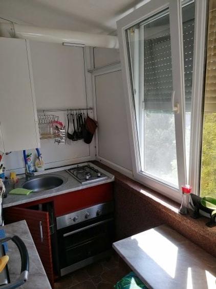 Apartament cu 3 camere semidecomandat în Abator