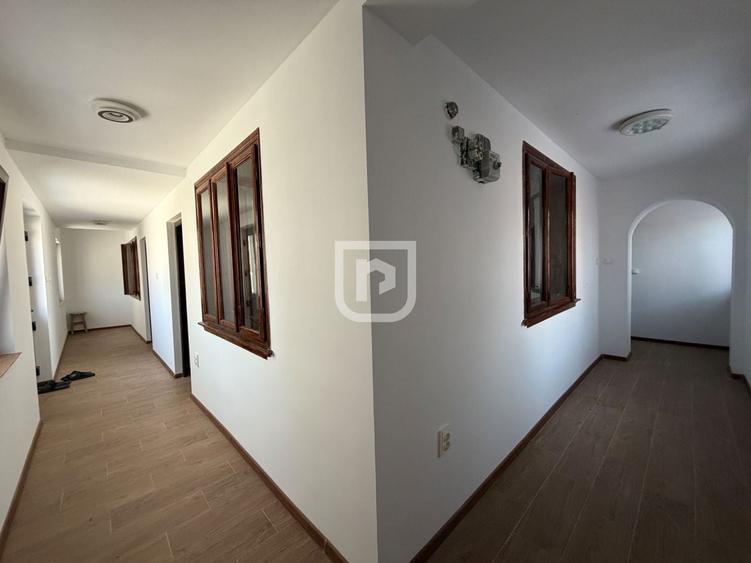 Casa renovata complet, Corlata Centru - 1