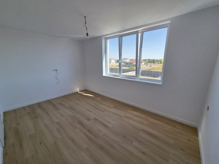 Duplex cu 3 camere cu Canalizare în Moșnița Nouă