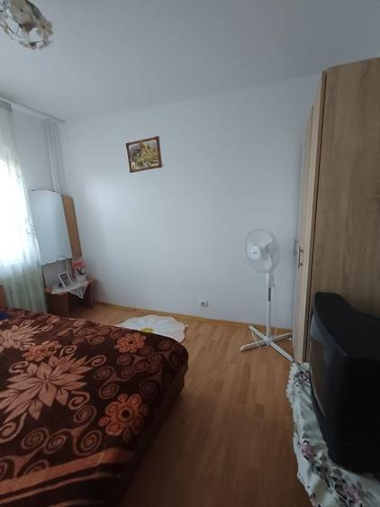 Apartament cu 2 camere decomandat în Exterior Vest