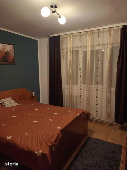 Apartament cu 3 camere, mobilat în Vasile Aaron