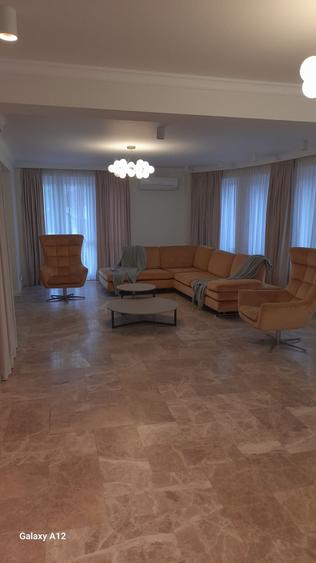 Casă cu 4 camere cu Teren 388 Mp în Central
