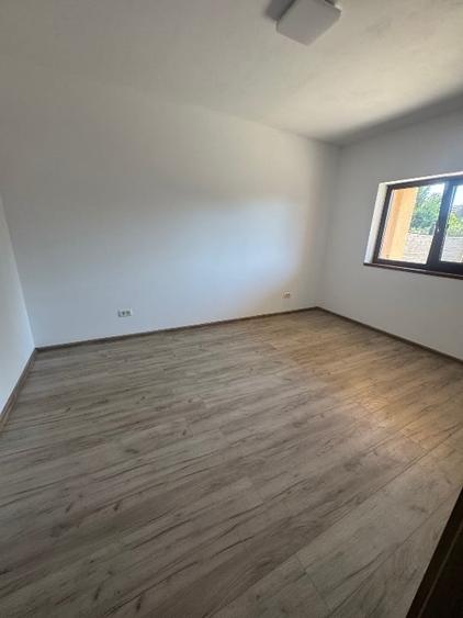 Casă individuală cu 3 camere cu Canalizare în Giarmata