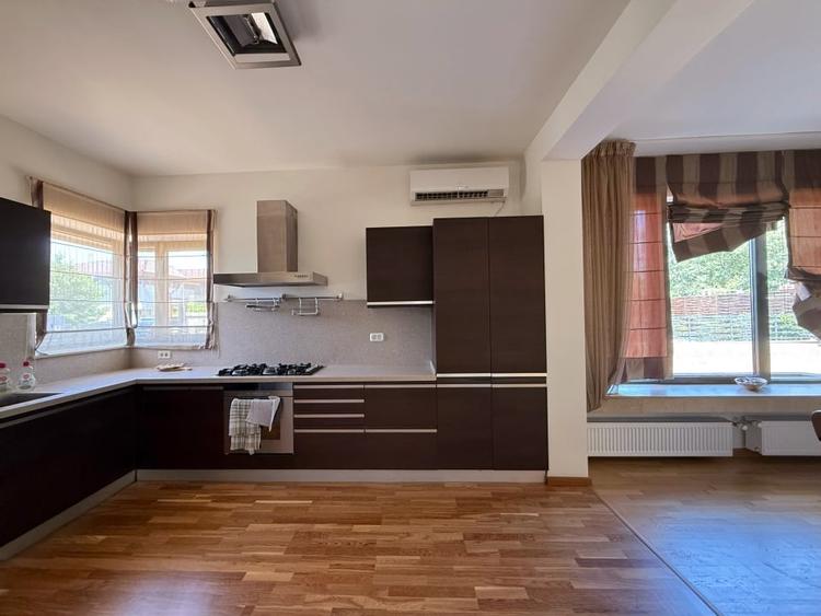 Duplex cu 4 camere cu Garaj în Pantelimon