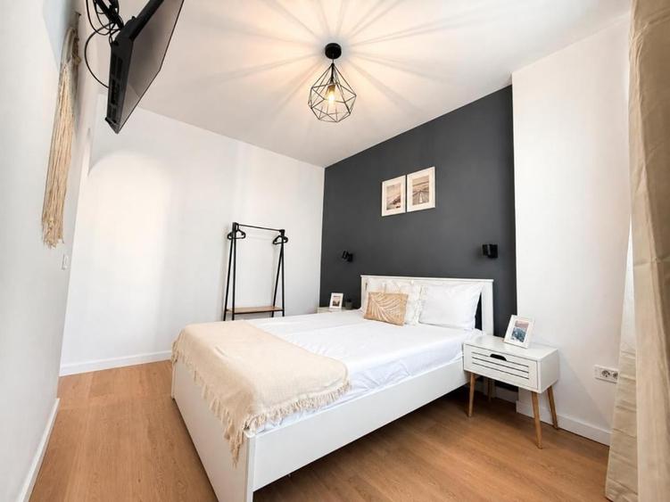 Apartament cu 2 camere semidecomandat în P-ța Unirii