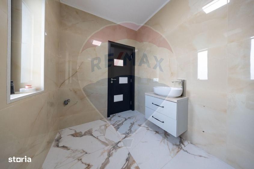 Casă cu 4 camere în Astra