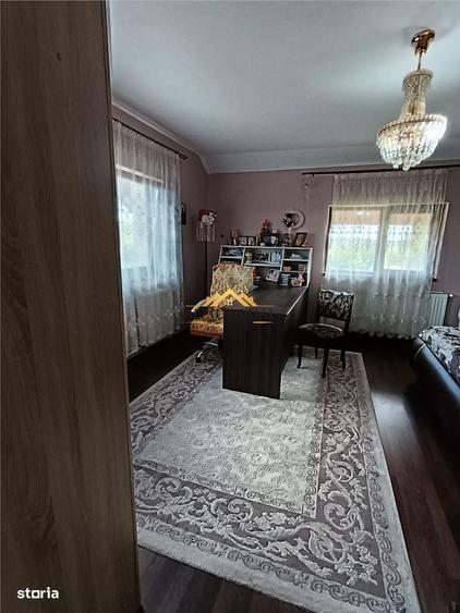 Casă cu 4 camere în Central