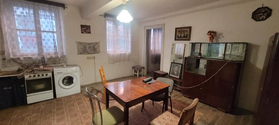 Oportunitate de Investi?ie Ultracentrala: Apartament la demisol cu 2 Camere ?i Poten?ial Excelent - 1