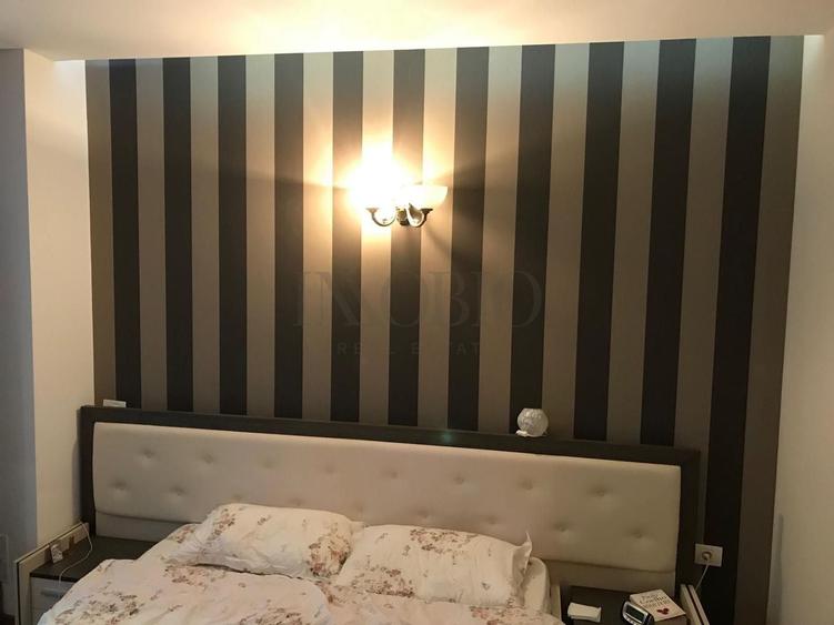 Apartament cu 3 camere decomandat în Panduri