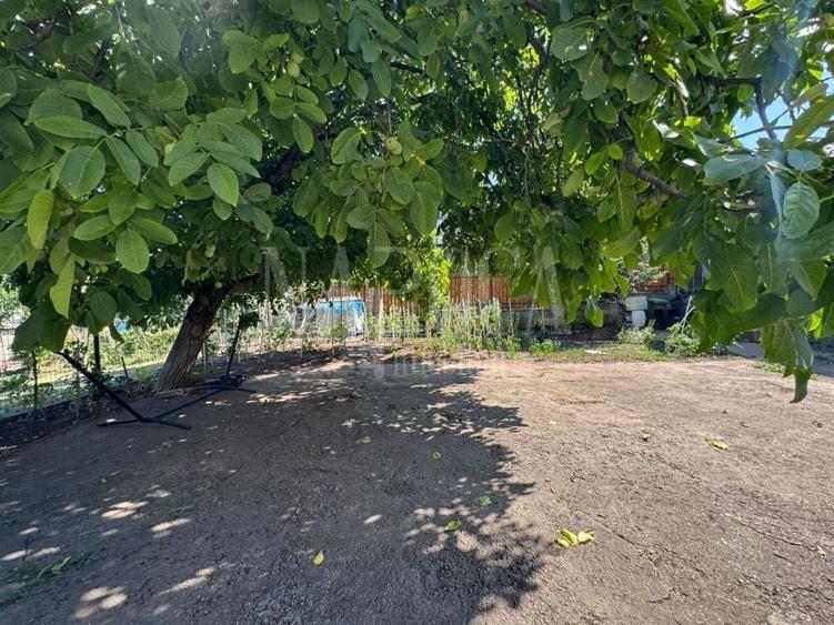 Casă individuală cu 12 camere cu Canalizare în Gruia