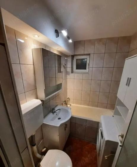 Apartament cu 2 camere semidecomandat, mobilat în Băneasa